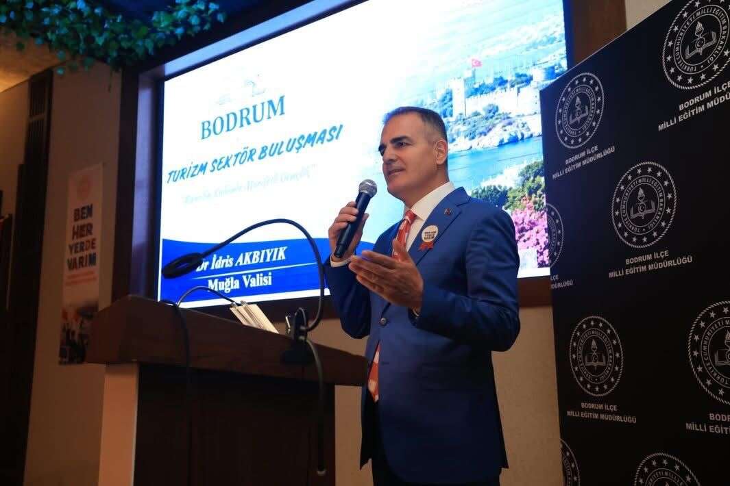 Vali Akbıyık: “Nitelikli Gençlik Turizmin Geleceğidir” 1